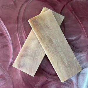 Écailles de corne de mouton 100% naturelles, polies et écologiques, provenant d'Inde, pour l'artisanat de couteaux et de l'artisanat de la forme croissant. - Product Image 1