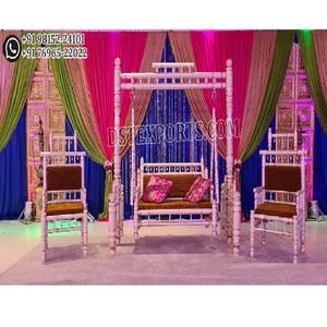 ชุดชิงช้าสำหรับตกแต่งในงานแต่งงานแบบดั้งเดิมของอินเดีย Sangeet ติดตั้งบนเวทีพร้อมชิงช้าและเก้าอี้ Garbha Night Stage Jhula - Product Image 1