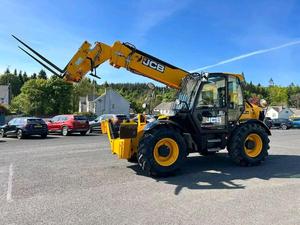 Manipulador telescópico de alto alcance JCB 540 4WD usado, cargador giratorio de capacidad de 4 toneladas con pocas horas para la venta - Product Image 5
