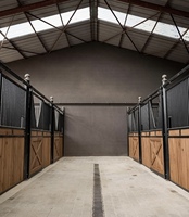 Stalles pour chevaux de qualité supérieure Porte de boîte pour chevaux Stalles pour chevaux Boîte pour chevaux Écurie pour chevaux avec porte coulissante et fenêtre en V