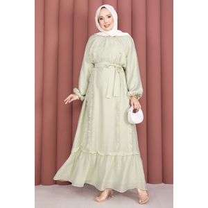 Robe Hijab à Volants et Ceinture Motif Vintage Style Islamique Basique Plumes Tissées en Coton et Mousseline Tendance - Product Image 3
