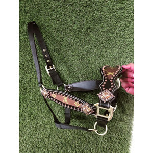 Licol de cheval anatomique en cuir véritable de couleur noire personnalisé de qualité supérieure fabriqué par un fabricant indien - Product Image 2