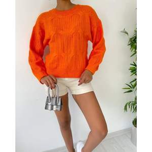 Pull en tricot pour femme avec détail complexe au dos - Modèle 848 - Product Image 2