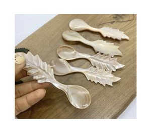 Ustensiles uniques en coquillage fabriqués à la main: souvenirs et articles de décoration parfaits du Vietnam pour les acheteurs mondiaux. - Product Image 1