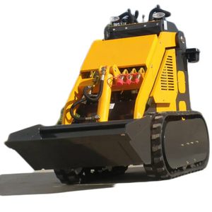 Mini skid steer Moteur Kubota D1105 Couleurs noir et jaune Kubota D1105 3 pompes 3 soupapes - Product Image 1