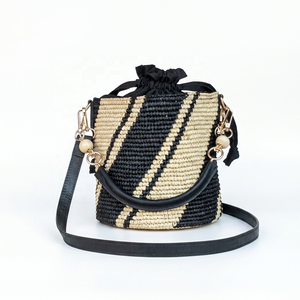 Sac à bandoulière pour femme en raphia tressé à rayures, style bohème, été, avec décoration de perles, usage quotidien, ANA Madagascar - Product Image 2