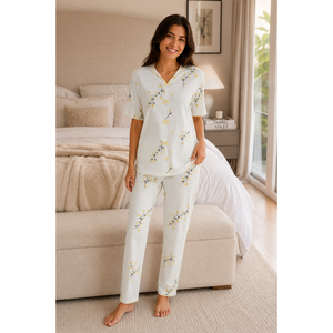 Ensemble de pyjama jaune douillet pour la maison, taille élastique, manches courtes, nœud, tissu tissé doux et respirant, imprimé thermique, taille XS pour l'hiver - Product Image 2