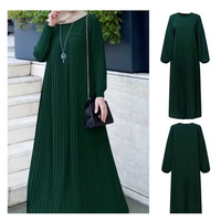 Robe Plissée Musulmane de Dubaï Style Arabe en Gros, Couleur Unie Simple, Manches Longues, Design Plissé