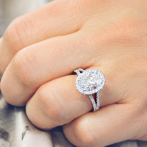 Bague de fiançailles en argent sterling plaqué or 18 carats avec diamant ovale de 10x8 mm, double halo, bande pavée à double branche |   Robe de mariée élégante - Product Image 1