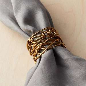 Ronds de serviette en laiton de style ferme rustique avec une finition mate antique pour des dîners décontractés et élégants et de style vintage - Product Image 6