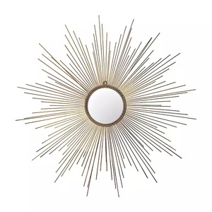 Marco de espejo decorativo de pared negro de hierro elegante con intrincados detalles hechos a mano perfecto para interiores vintage o clásicos - Product Image 3