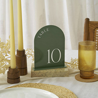 Support de numéro de table rectangulaire en acrylique personnalisable à prix de gros, avec lettres 3D, design moderne et simple pour la décoration de mariages