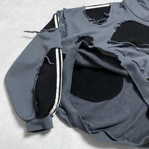 เสื้อฮู้ดดี้ผ้าฟลีซหนานุ่มสำหรับฤดูหนาว ดีไซน์กระเป๋าตัดต่อสีแบบสองสี พร้อมงานปัก 3 มิติ แบบเย็บติดด้วยเข็ม ระบายอากาศได้ดี - Product Image 3