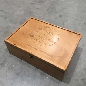 Caja de almacenamiento decorativa de recuerdo con bisagras Premium - Product Image 2