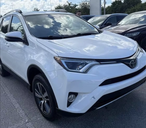Toyota RAV4 XLE 2018 Estándar, SUV de 4 Puertas - Product Image 1