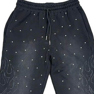 Streetwear personnalisé pour hommes, pantalons de survêtement pour hommes, lavés à l'acide, délavés au soleil, coupe baggy évasée avec strass à la taille et plissé - Product Image 3