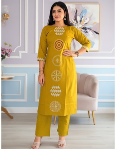 Conjunto de Dos Piezas Laxmi Lifestyle para Mujer, Ropa Tradicional India, Algodón Dhabu Natural Premium con Estampado Metálico, Lavable, para Fiestas y Uso Diario - Product Image 3