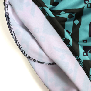 Shorts de rugby unisexes personnalisables à deux couleurs avec poches, taille élastique, respirants, en polyester/nylon, sublimation - Product Image 2