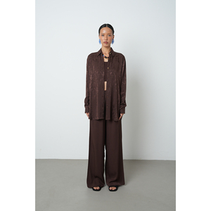 Camicia Oversize da Donna Marrone con Motivi e Dettagli di Bottoni Dorati, Collezione Design - Product Image 2