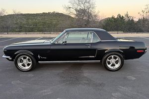 Ford Mustang Coupé de 1968 Usado en Buen Estado, Motor V8 de 331 Pulgadas Cúbicas, Transmisión Manual de 5 Velocidades, Restomod - Product Image 3