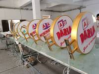 Enseigne lumineuse extérieure personnalisée de haute qualité pour la publicité en magasin, boîte à lumière en acrylique, enseigne LED la plus récente