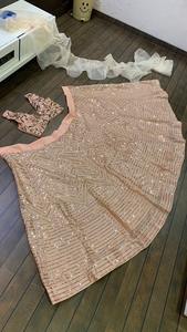 Lehenga choli ชุดปาร์ตี้ที่มีหลายสีที่กำหนดเองและเย็บปักด้วยมือ - Product Image 4