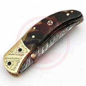 Cuchillo plegable de acero de Damasco, cuchillo de caza de supervivencia al aire libre de bolsillo hecho a mano con mango de madera a la venta - Product Image 6