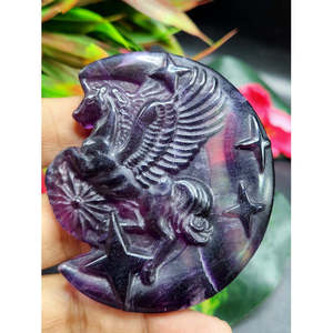 Licorne en fluorite violette - Où la fantaisie rencontre la splendeur de la nature - Sculpture animale - Product Image 4
