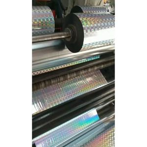 Película de Poliéster Metalizada Holográfica Spickglobal, Adhesivo Premium, Rollo de 60 Pulgadas, Uso Industrial - Product Image 2