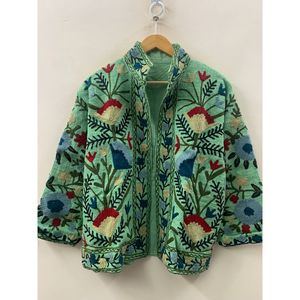 Chaqueta de Cuero Acolchada Reversible para Mujer The Mint Garden, Color Verde Pistacho, Bordado Crewel, Algodón Teñido, para Primavera/Invierno - Product Image 6