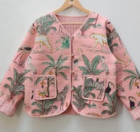Vente en gros et fabrication de veste indienne en coton matelassé fait à la main veste vintage en coton Kantha réversible bord brut bord libre