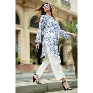 Conjunto de Dos Piezas de Chifón con Estampado de Ondas Blancas para Mujer, Estilo Casual, Primavera/Verano, Shorts - Product Image 4