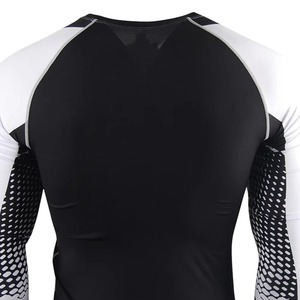 เสื้อรัดกล้ามเนื้อแขนยาวสำหรับผู้ชาย MMA ระบายอากาศได้ดี แห้งเร็ว ปรับแต่งได้ (โพลีเอสเตอร์/ไนลอน) ออกแบบ OEM สำหรับขายออนไลน์ - Product Image 5