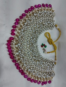 Conjunto de Collar de Novia con Perlas Kundan y Aretes con Cuentas de Color Vino, Maang Tikka, Joyería India para Bodas - Product Image 2