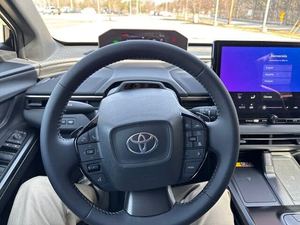 รถ SUV ปี 2026 รุ่น BZ XLE มือสอง สภาพดี ระบบขับเคลื่อนสี่ล้อ เกียร์อัตโนมัติ เครื่องยนต์ไฟฟ้า ขาย - Product Image 3