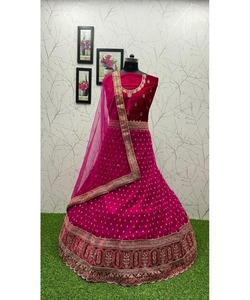 LehengaCholi de luxe en velours de mariage pour femme de style pakistanais avec miroir lourd - Product Image 4