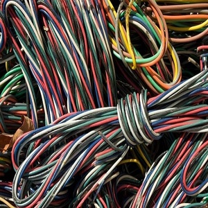 Câble industriel de haute qualité en cuivre brillant isolé en PVC 1 #   2 #   Déchets de fil de cuivre 99,99% de teneur en cuivre Numéro de modèle - Product Image 1