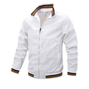 Chaqueta de bombardero para hombre de último diseño, prendas de vestir exteriores con cuello levantado y logotipo frontal disponible en diferentes colores, hecha en Pakistán para el invierno - Product Image 1