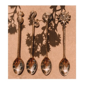 Ensemble de 4 cuillères à dîner en laiton faites à la main avec polissage et laque Meilleure qualité Design unique Cuillère à dîner pour la maison - Product Image 1