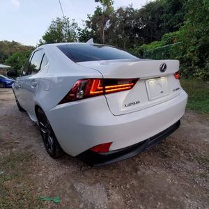 Lexus IS 300h d'occasion, édition limitée, modèle 2015 - Product Image 4