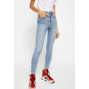 Leggings in denim blu indaco Free People, modello crop, a vita alta, stile skinny, traspiranti, elasticizzati, vestibilità ampia XL. - Product Image 1