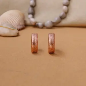 Pendientes de Aro con Baño de Oro Rosa de 14K y 18K para Uso Diario, Estilo Religioso Moderno con Perlas, Diamantes y Circonitas - Product Image 2