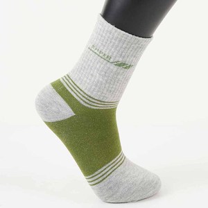 Calcetines de jacquard personalizados con logotipo privado, suaves y cómodos, de algodón con bloques de color, transpirables, antibacterianos para uso diario informal - Product Image 4