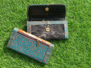 Pochette en cuir de fourrure de vachette sculptée de style occidental Offre Spéciale étui de téléphone en cuir imprimé en relief à la mode portefeuilles de haute qualité - Product Image 6