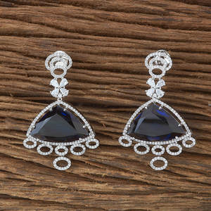 Pendientes clásicos de circonita cúbica para mujer con chapado en rodio Material de latón estilo de encanto para aniversario otro patrón - Product Image 2