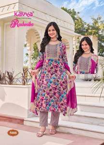 Maruti Fashion MF760 – Magnifique robe indienne/pakistanaise brodée en rayonne, entièrement cousue, avec découpes latérales, pour mariage ou tenue traditionnelle - Product Image 3