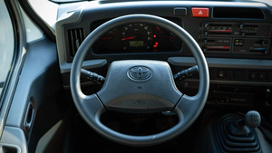 Autobús TY - Coaster 2025 Blanco, 4.0L Diésel/Manual, 23 Asientos, Emisión Euro V, Casi Nuevo, Precio Accesible, Listo para Enviar - Product Image 2