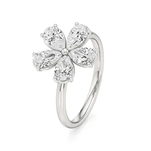 Anillo de Diamantes Florence - Elegante Anillo de Diamantes Solitario para Mujer - Product Image 1