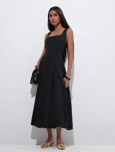 Robe trapèze noire solide - Product Image 1