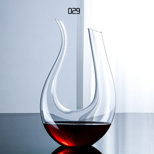 Carafe en verre cristal transparent en forme de U soufflé à la main pour whisky pour bar et table de fête - Product Image 4